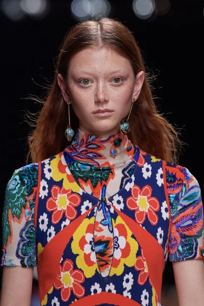 Look 48